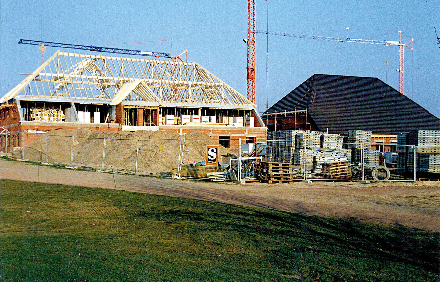 1996 Das Clubhaus noch im Rohbau