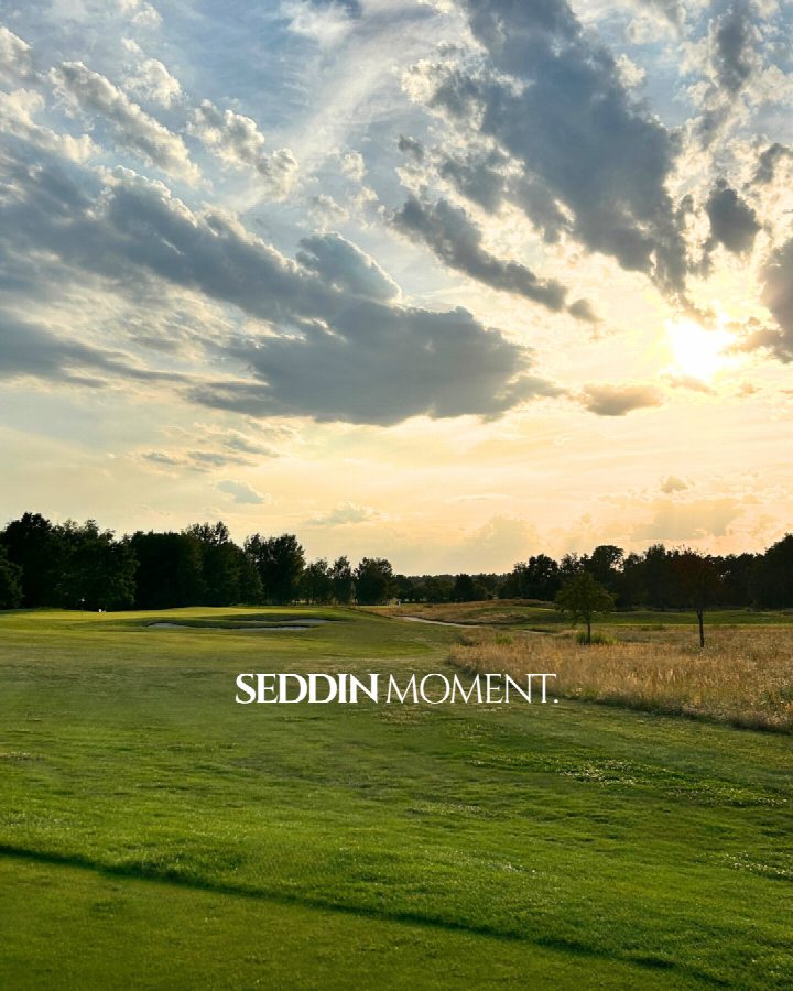 Manchmal reicht ein Blick über den Platz, um kurz stehenzubleiben.⁠ ⁠ Goldenes Licht, ruhige Fairways und dieser eine…