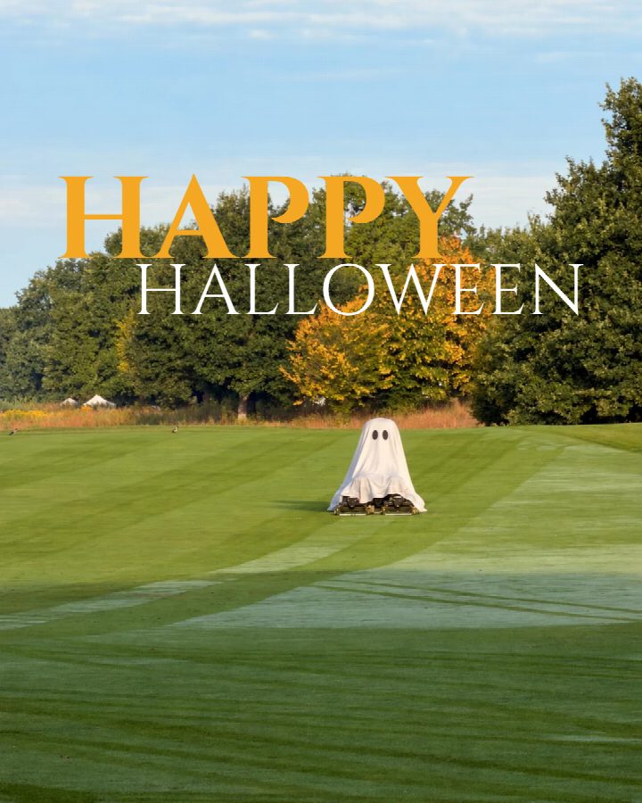 👻 Bei uns spukt’s auf dem Fairway!⁠ ⁠ Unser TORO hat sich heute wohl etwas Besonderes für seine Runde überlegt. Statt…